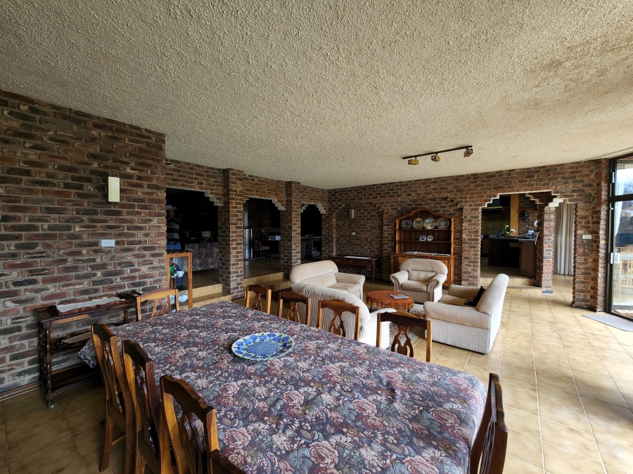 5 Bedroom Property for Sale in Mooivallei Park North West